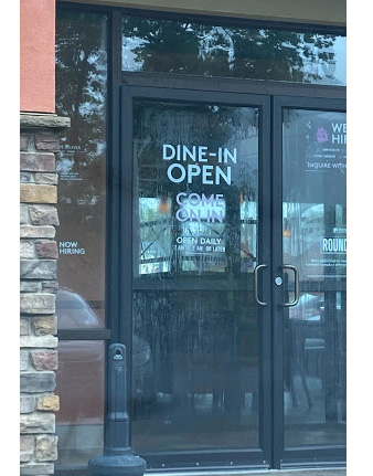 he “Dine-In” message showed up on Taco Bells’ door, as well as many other local restaurants, Wednesday, June 2.