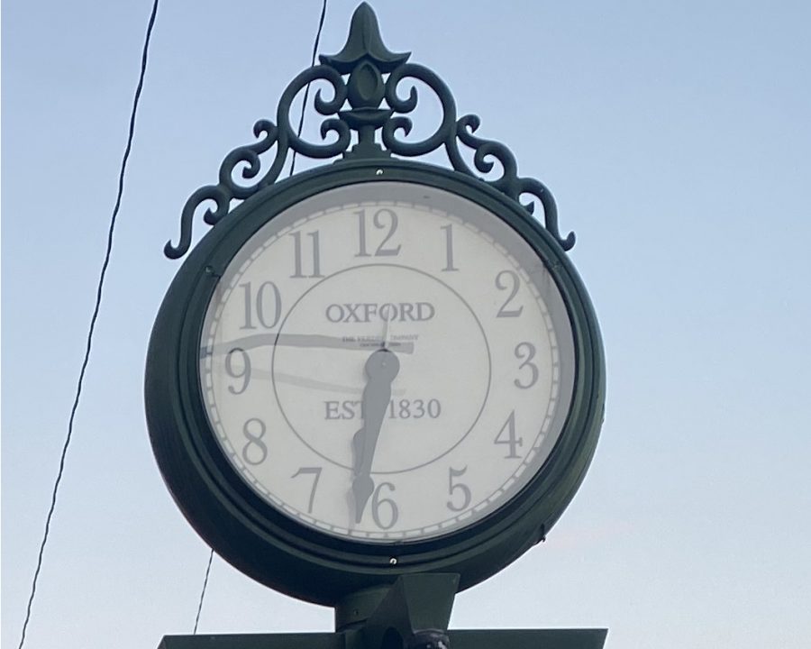 The Brown street clock, originally a promotion for a local business, was moved to its location on the north side of High Street in the late 1930s. The City of Oxford purchased the clock in 1979. 
