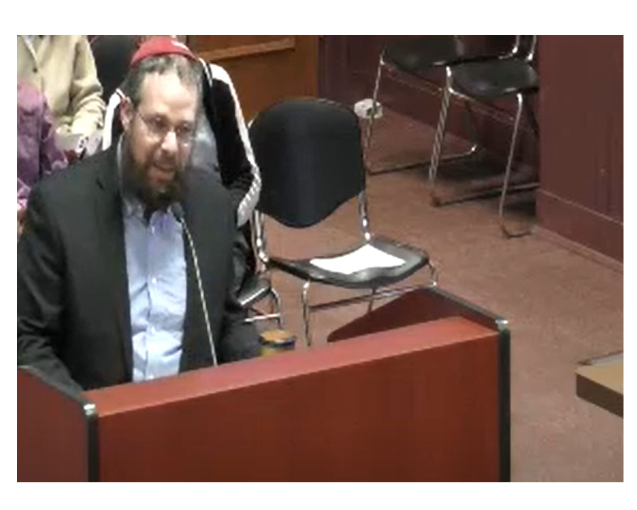 Rabbi+Yossi+Greenberg%2C+leader+of+Chabad+Center+at+Miami+University%2C+thanks+the+city+council+for+recognizing+Education+and+Sharing+Day+at+the+April+5+meeting.