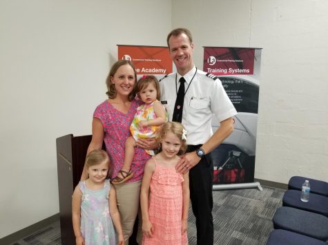Scott Walton, here with his wife and children, dies in a crash of a Guardian flight medical transport.