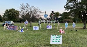 The signs of encouragement the Pyles family made for Tammy Weihe.